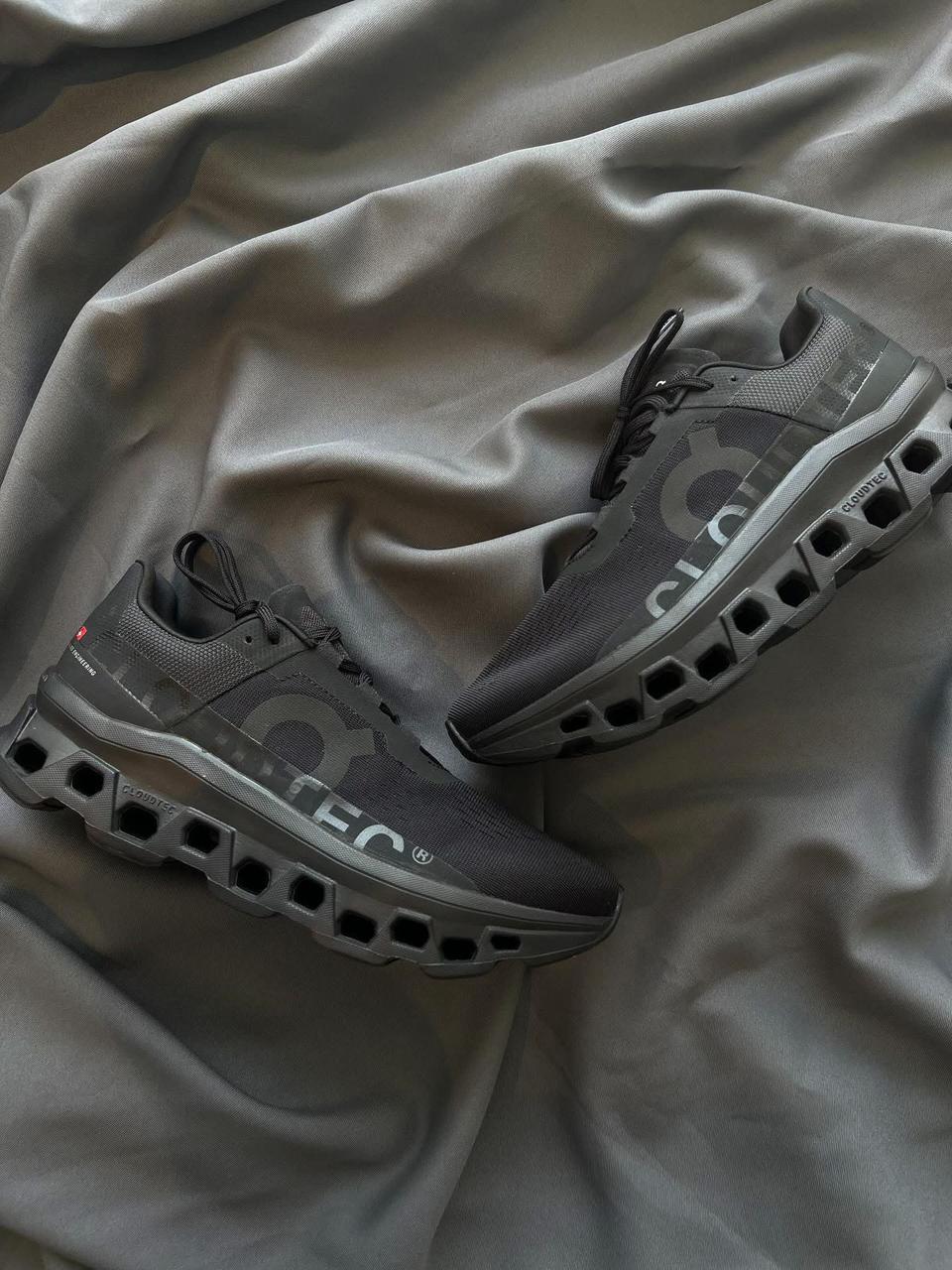 On cloud Monster Black